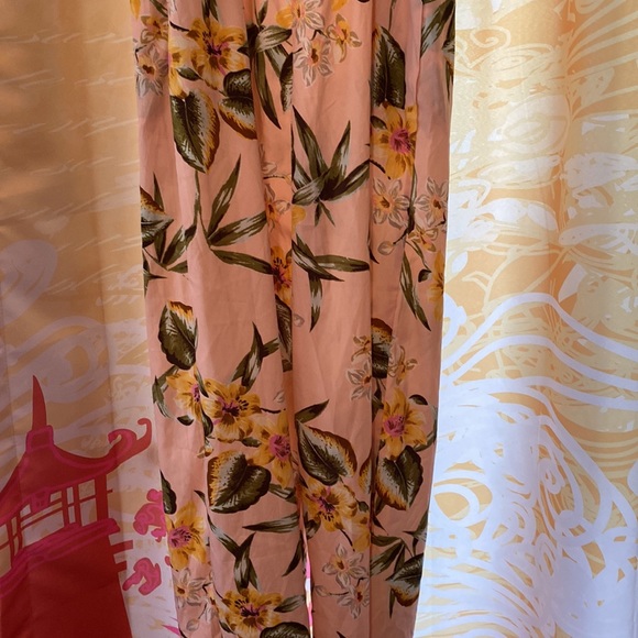 •BAND OF GYPSIES• PINK FLORAL ROMPER SIZE MED SPAGHETTI STRAPS BUILT IN BRA - Picture 5 of 7